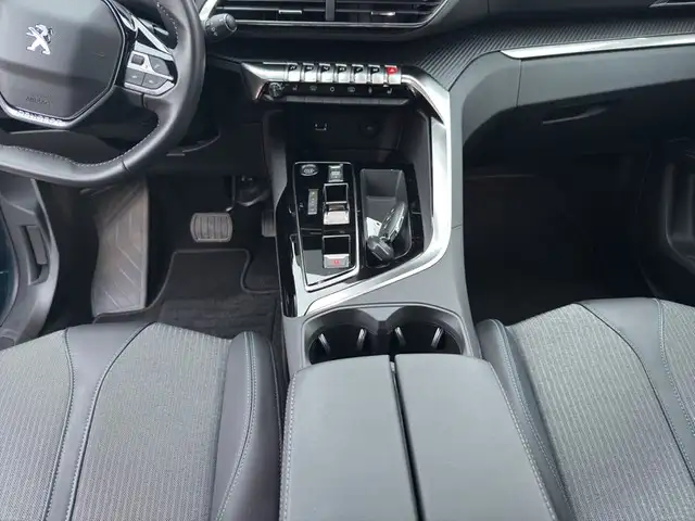 Peugeot 3008 view 11
