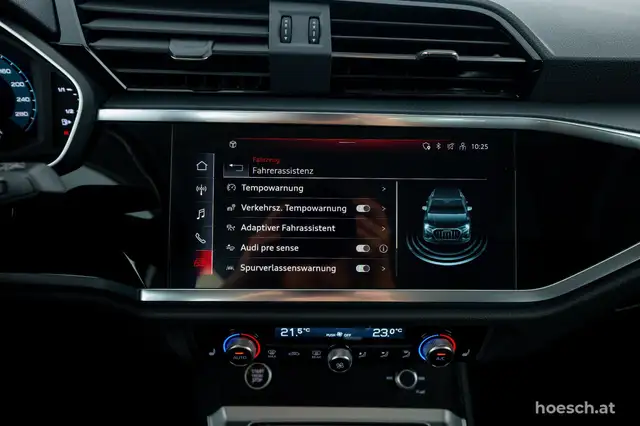 Audi Q3 view 15