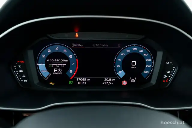 Audi Q3 view 11