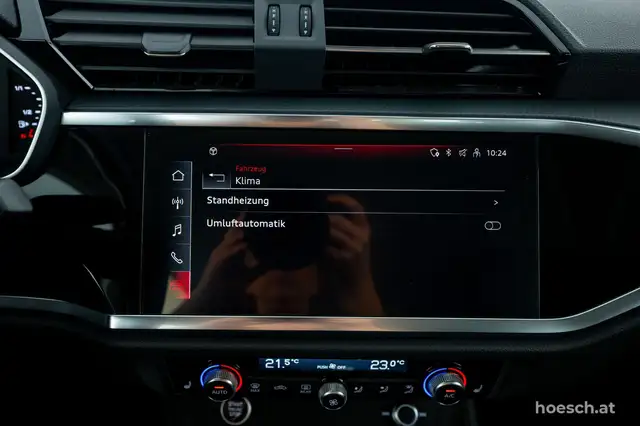 Audi Q3 view 13