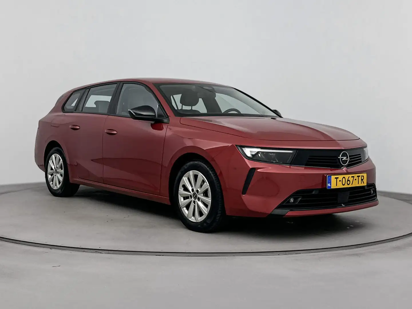 Opel Astra Sports Tourer 1.2 110pk Level 2 | AGR Comfortstoel Rood - 2