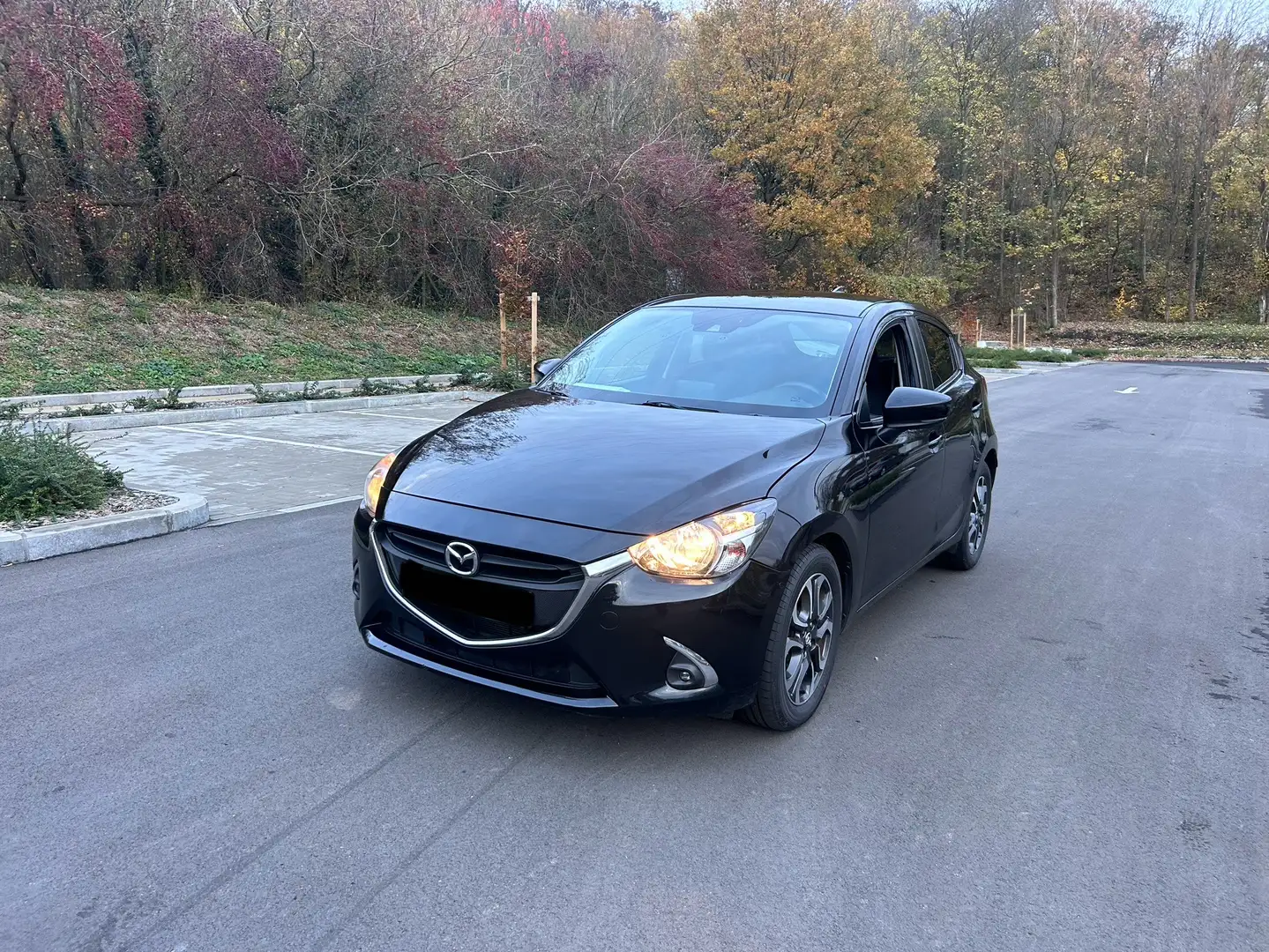 Mazda 2 skyactive Zwart - 2