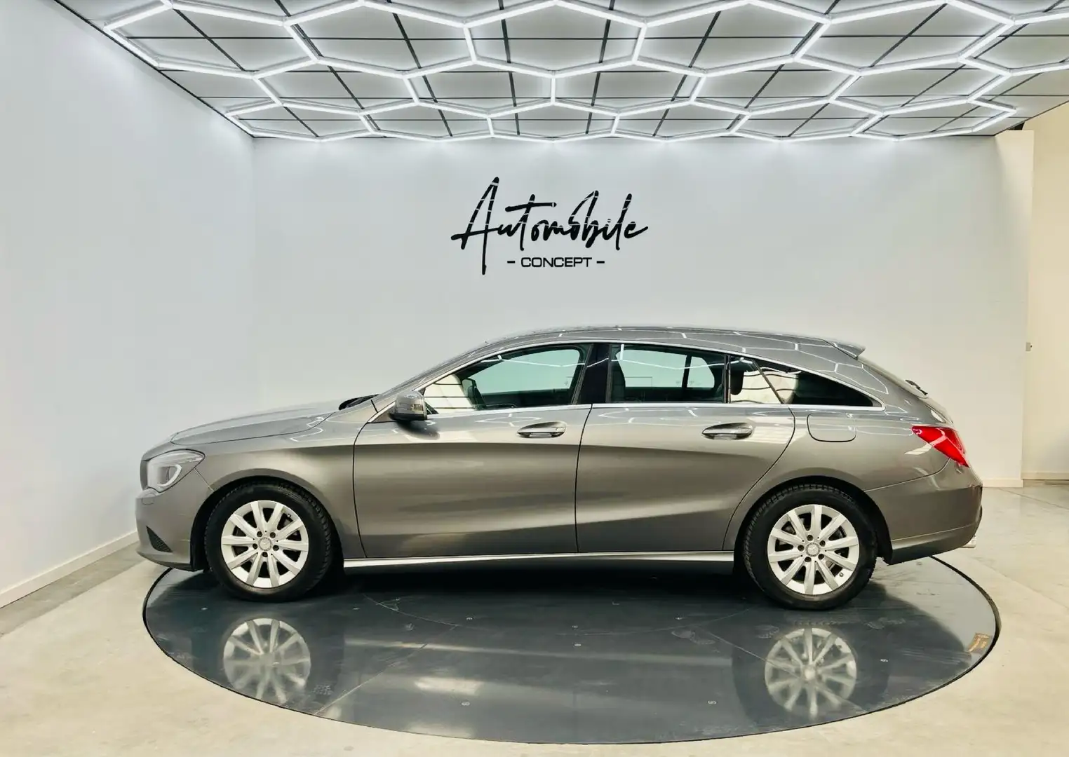 Mercedes-Benz CLA 180 ✅1AN GARANTIE✅LED✅CUIR✅ENTRETIEN Grijs - 2