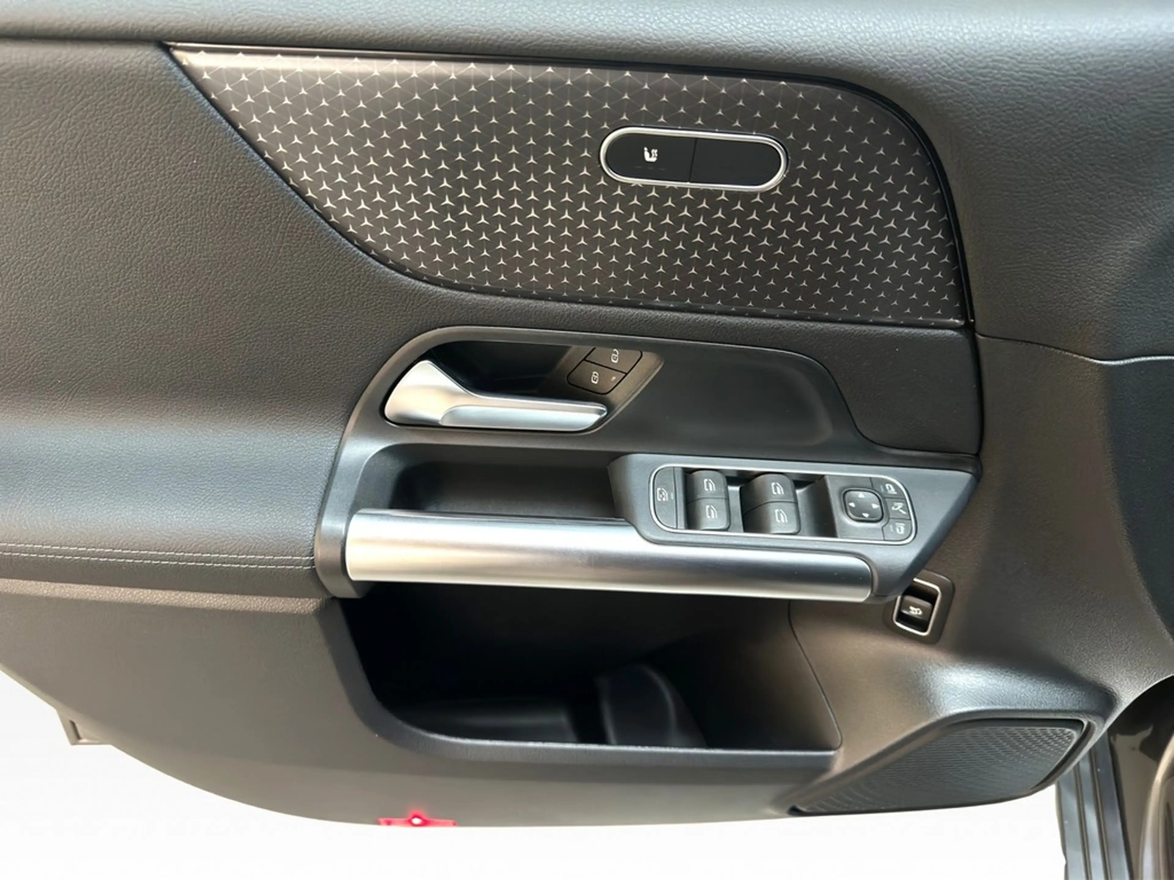Mercedes-Benz B 220 4Matic Advanced AHK*LED*NAV*SHZ*PDC*KAMERA*TEMP... — photo 12