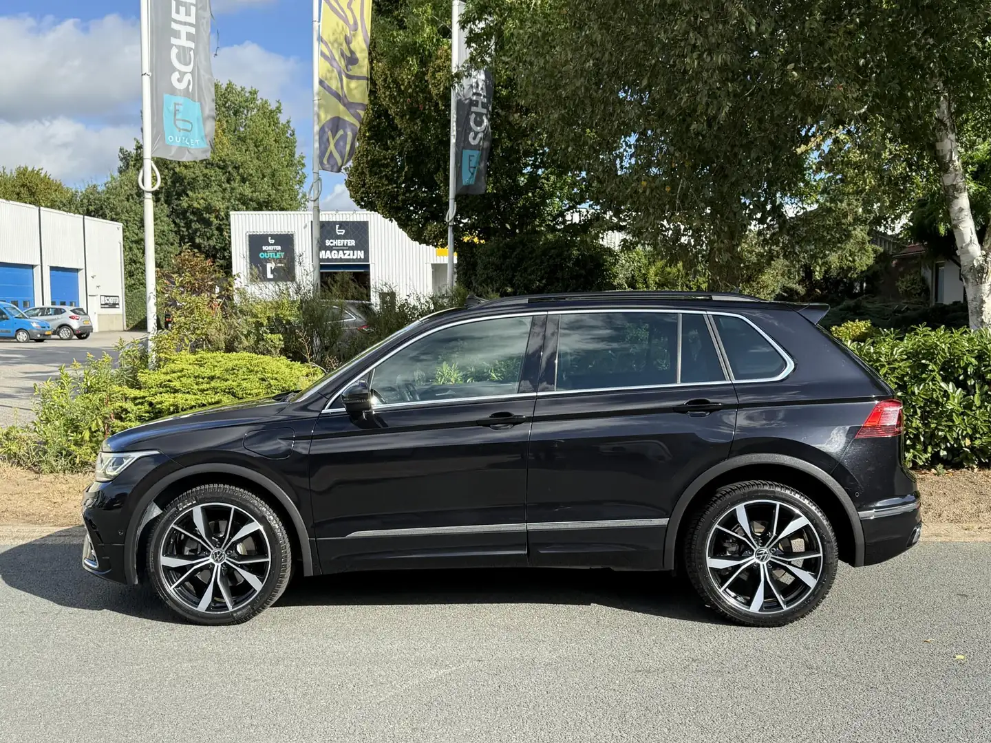 Volkswagen Tiguan 1.4 TSI eHybrid 245PK DSG 3x R-Line•PANO - 2