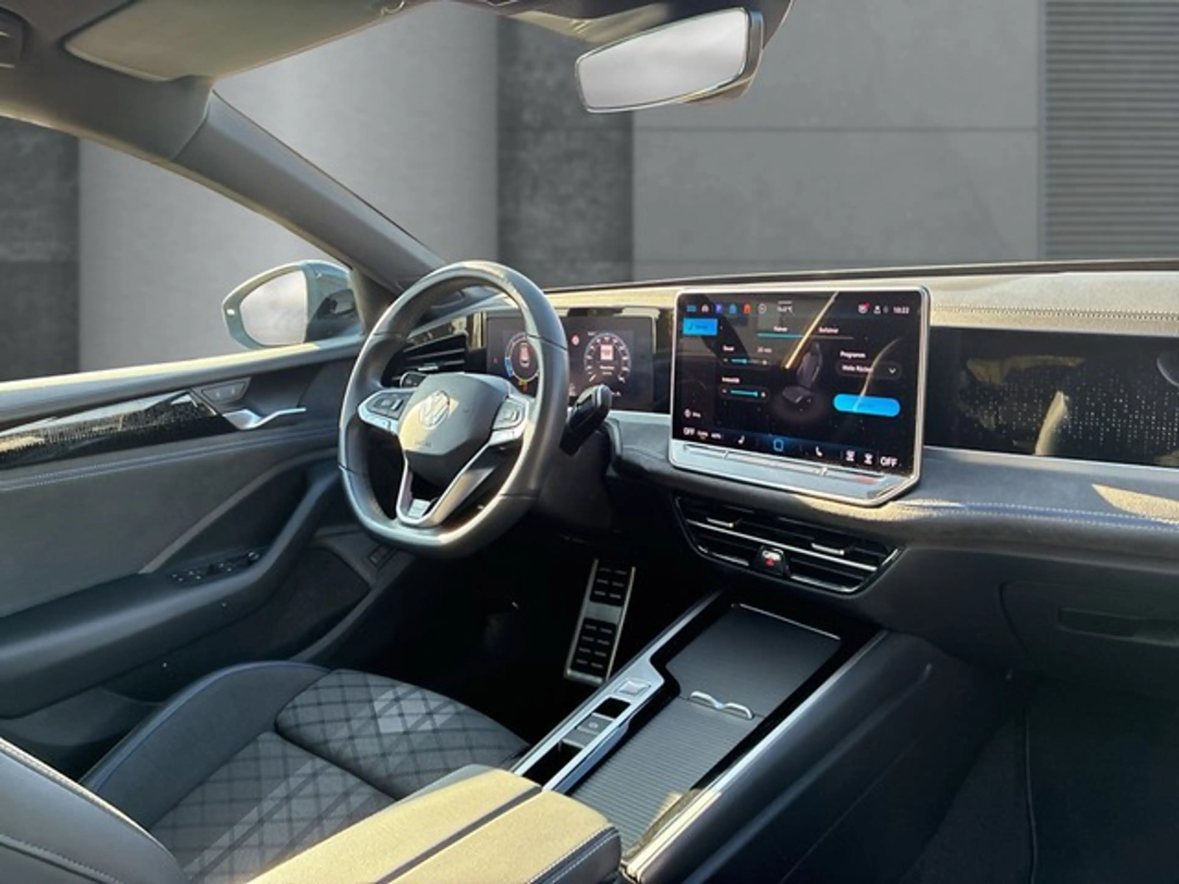 Volkswagen Passat Variant R-Line 2.0 TDI 4MO. DSG*LED*NAVI* — photo 14