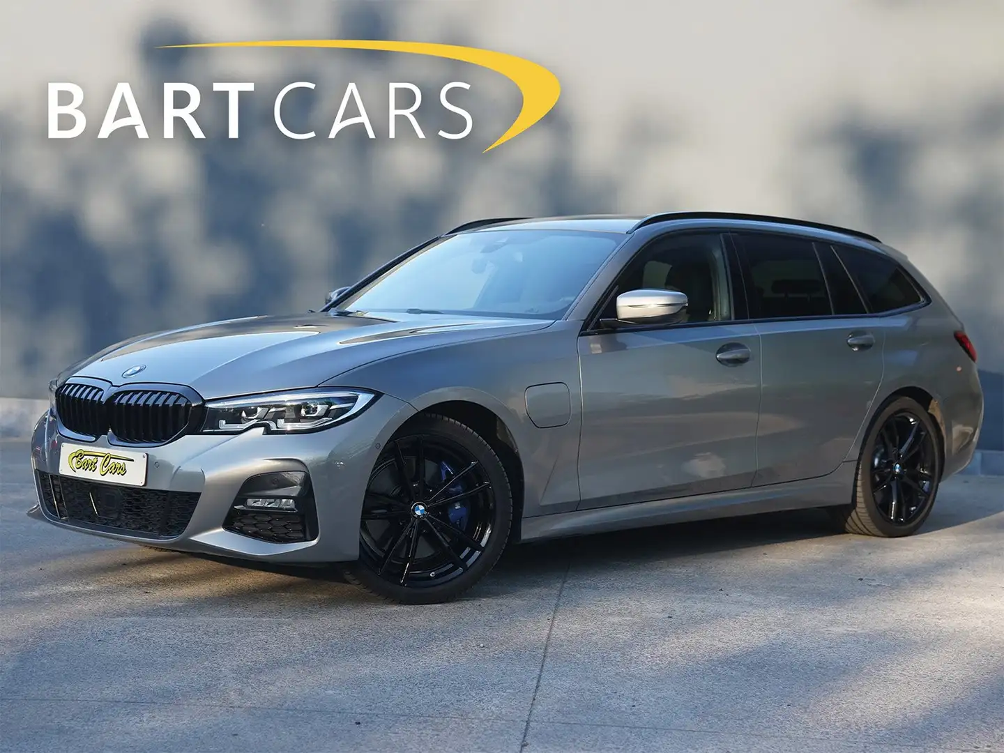 BMW 330 Touring 330eXA PHEV M-PAKKET Grau - 1