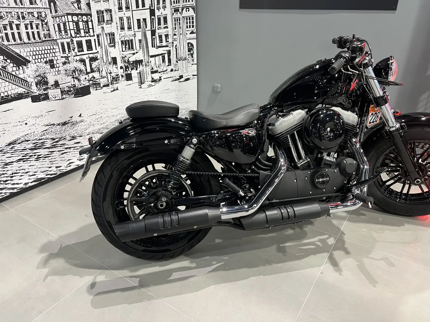 Harley-Davidson Sportster Forty Eight - 2