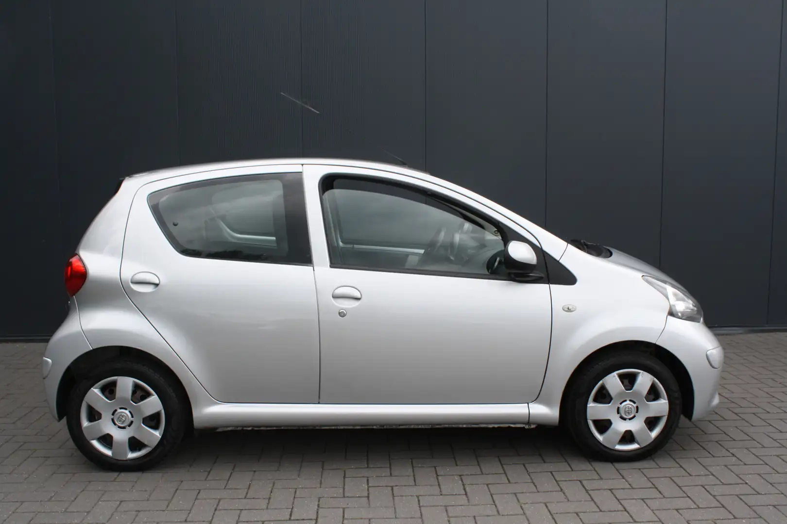 Toyota Aygo 1.0-12V - AIRCO - 5-DEURS - APK 7-26 Grijs - 2
