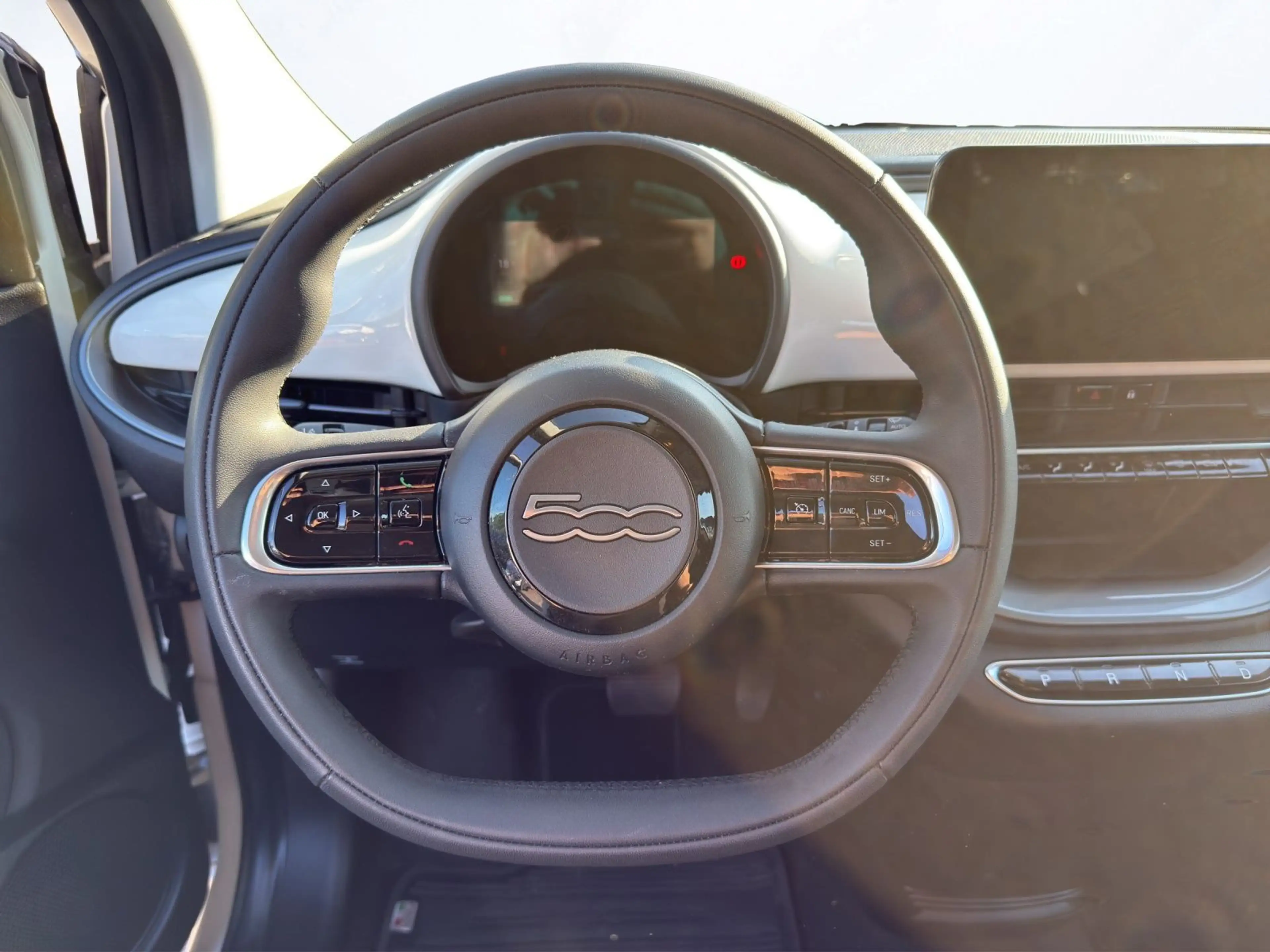 Fiat 500e *LED*CARPLAY*KLIMA* — photo 9