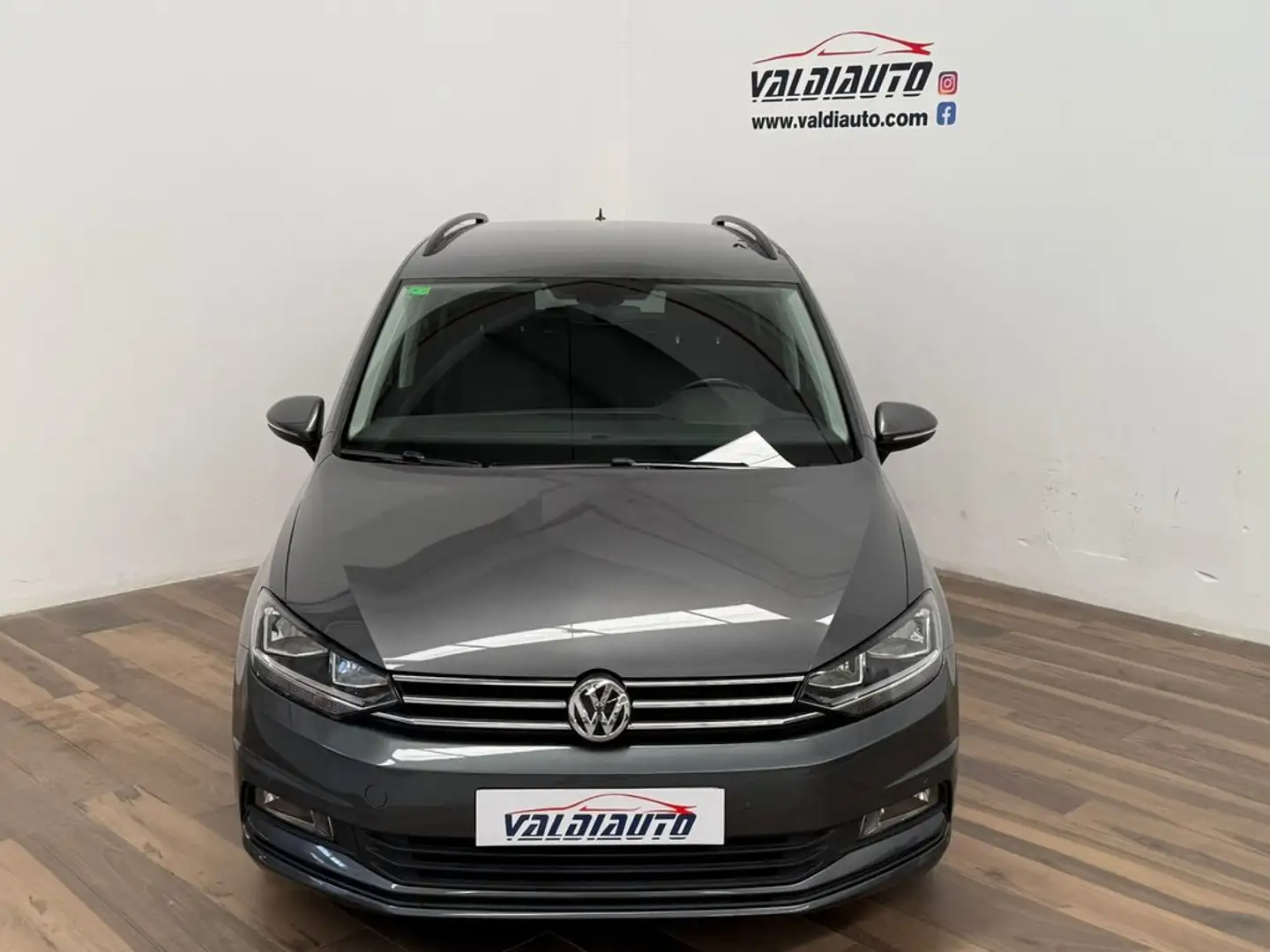 Volkswagen Touran Advance 2.0 TDI 110kW (150CV) DSG Gris - 2
