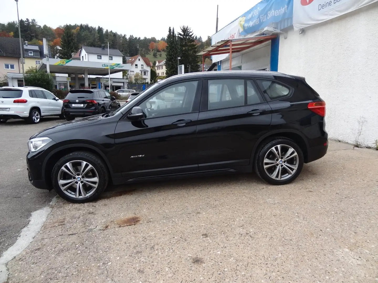 BMW X1 xDrive 18d Sport Line/1.Hd/AHK/Navi/Kamera Zwart - 2
