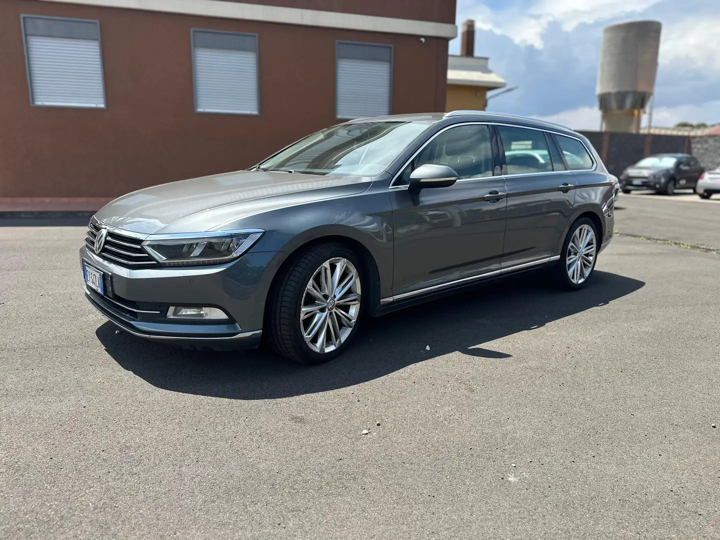 Volkswagen Passat Variant Passat VIII 2015 Variant 2.0 tdi Highline 150cv Grigio - 1