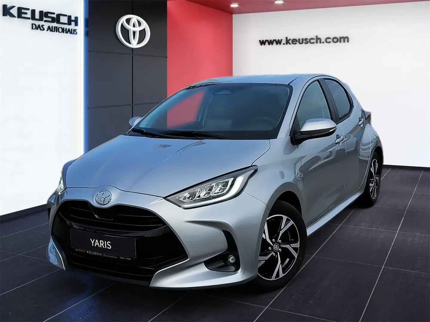 Toyota Yaris - 1,5 l, 116 PS 5-tg. Active Drive + CP+SP Grau - 1