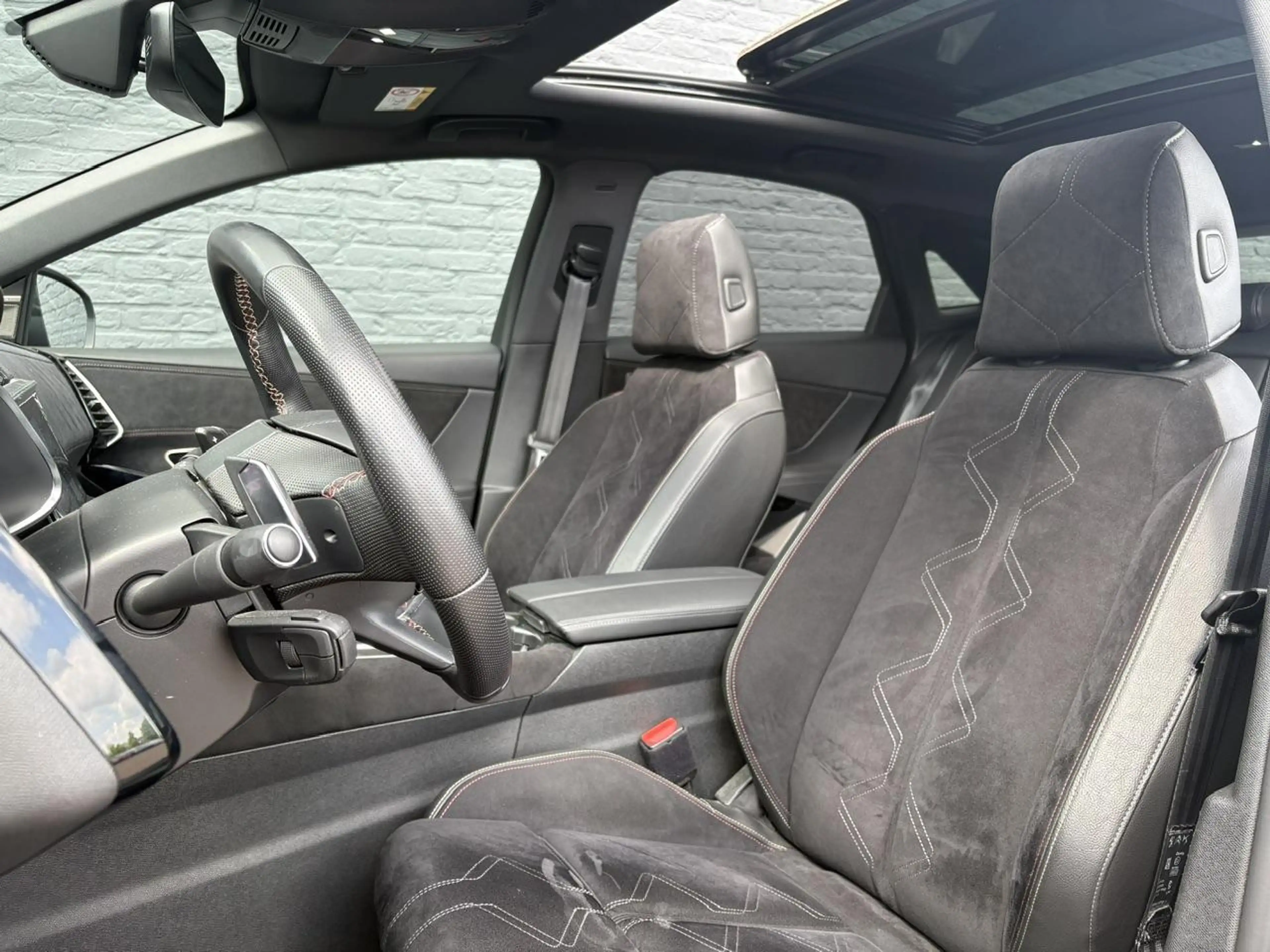 DS Automobiles DS 7 E-Tense 300 4x4 Performance Line | Dodehoek detect — photo 11