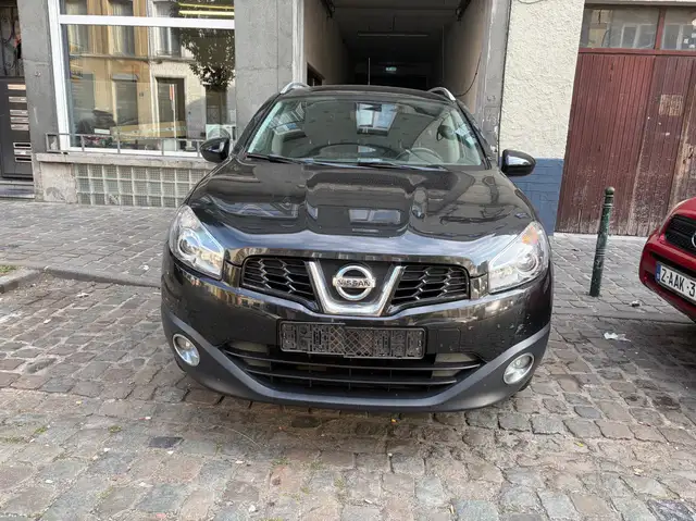 Nissan Qashqai+2 Qashqai 2 2.0i 2WD Tekna Nissan Connect uniquement l’export