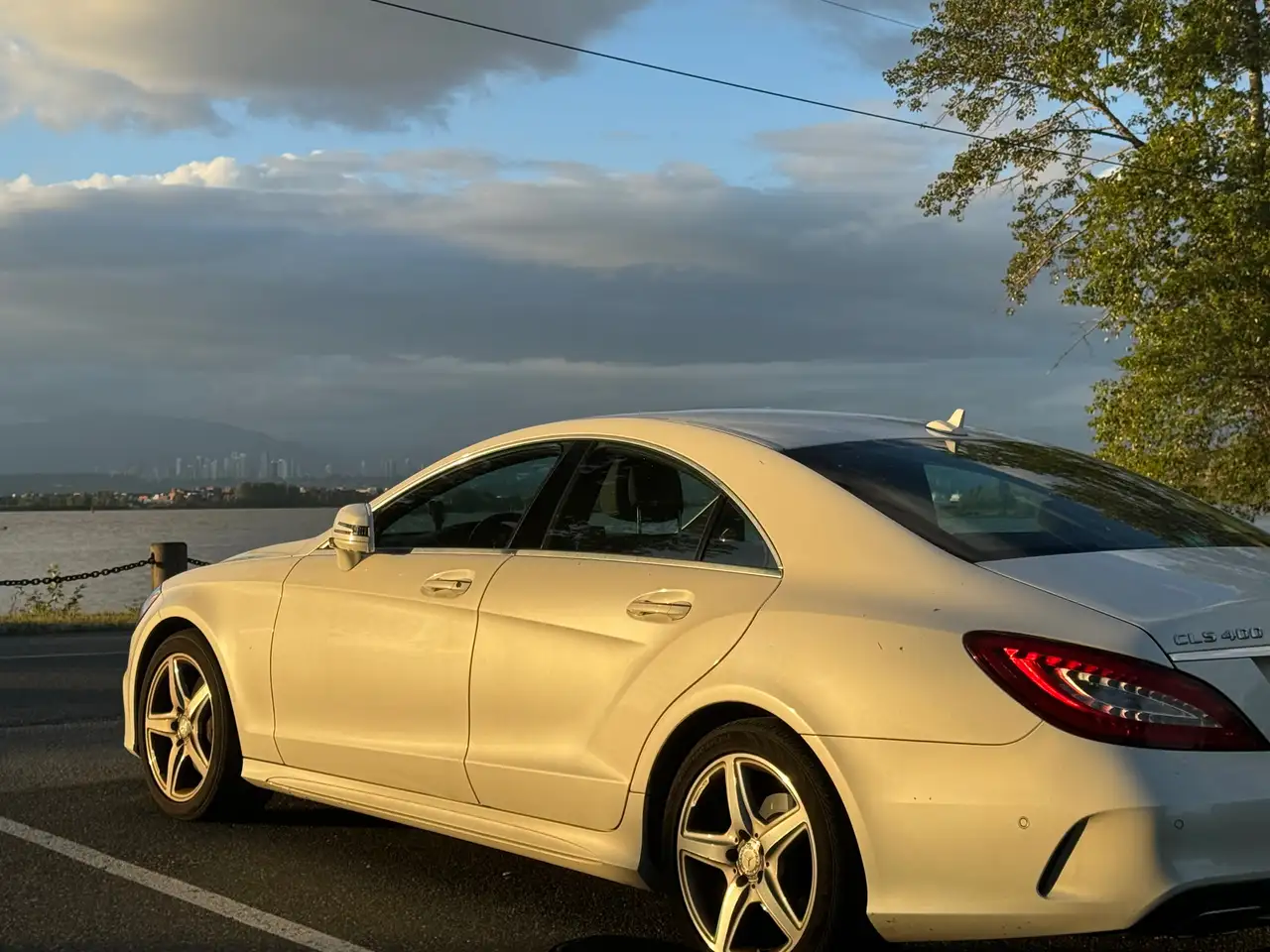 Mercedes-Benz CLS снимка Mercedes-Benz CLS