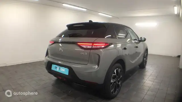 DS Automobiles DS 3 view 5