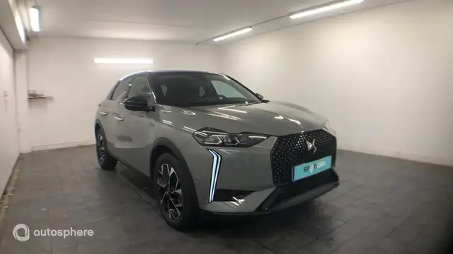 DS Automobiles DS 3 view 3