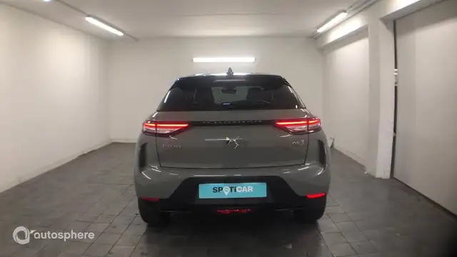 DS Automobiles DS 3 view 6