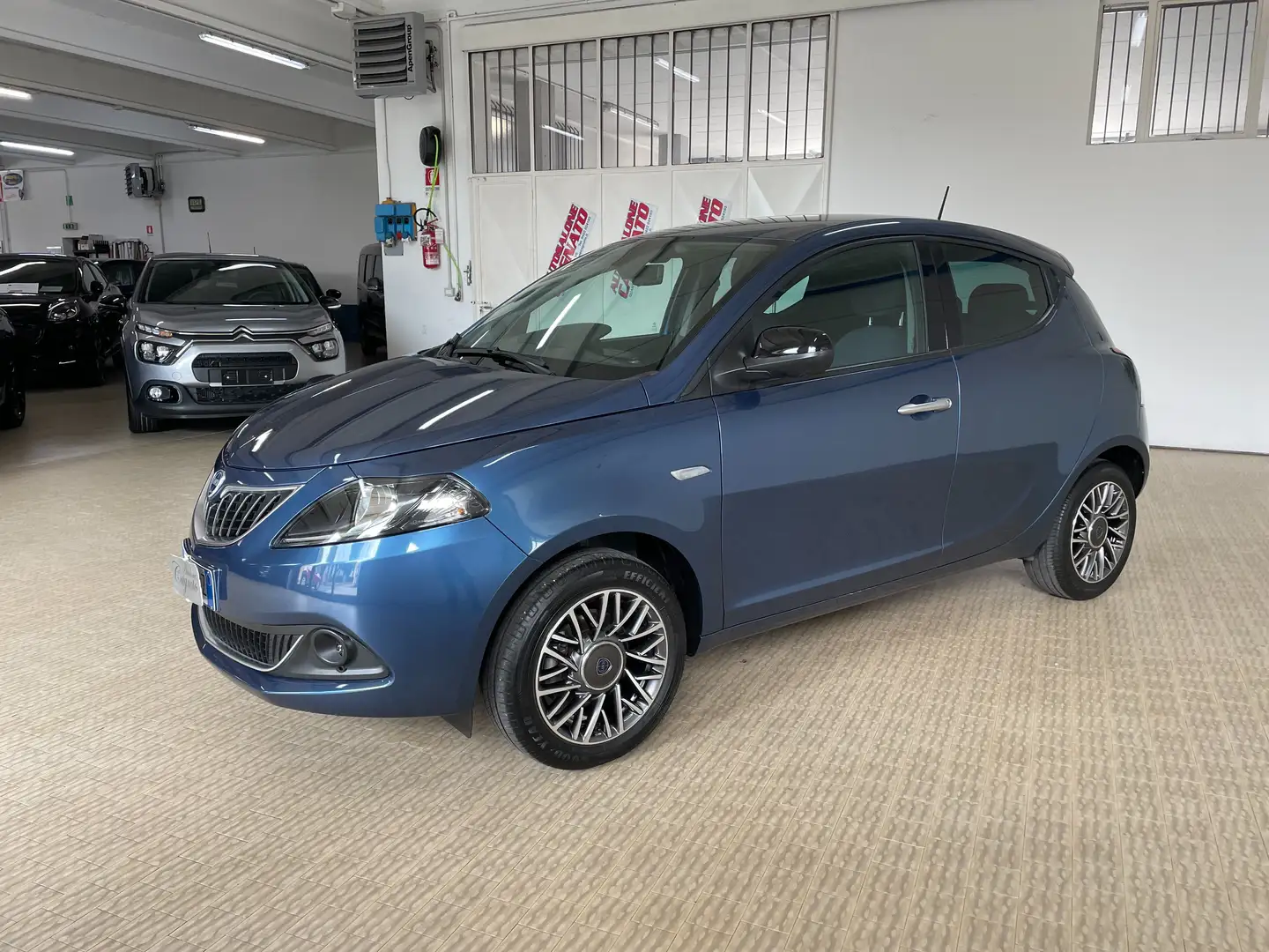 Lancia Ypsilon 1.0 firefly hybrid Gold Plus Km15000 Telecamera Blu/Azzurro - 1