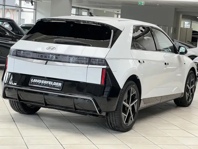 Hyundai Ioniq 5 view 3