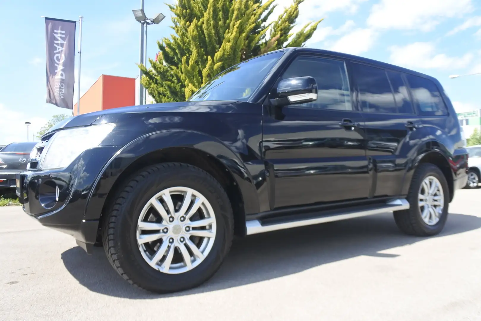 Mitsubishi Pajero Pajero Wagon Inform 3,2 DI-D TD/NAVI/AHK/7SITZE Schwarz - 2