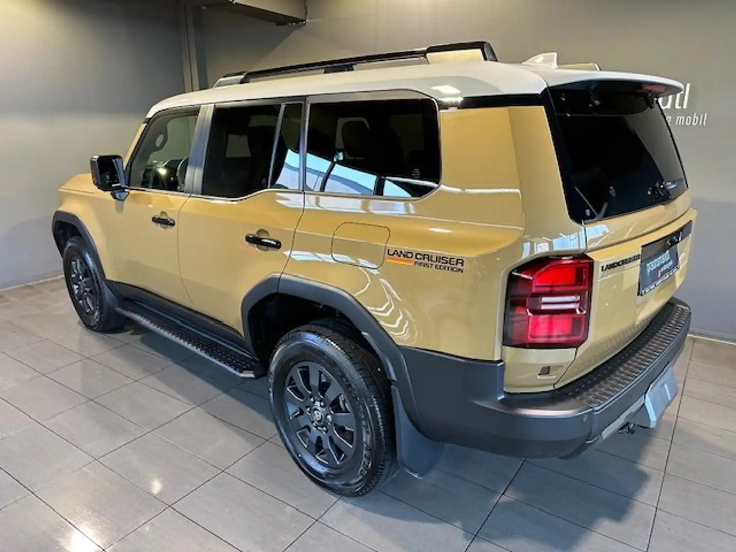 Toyota Land Cruiser First Edition 4x4 Pano/AHK/Kamera Gris - 2