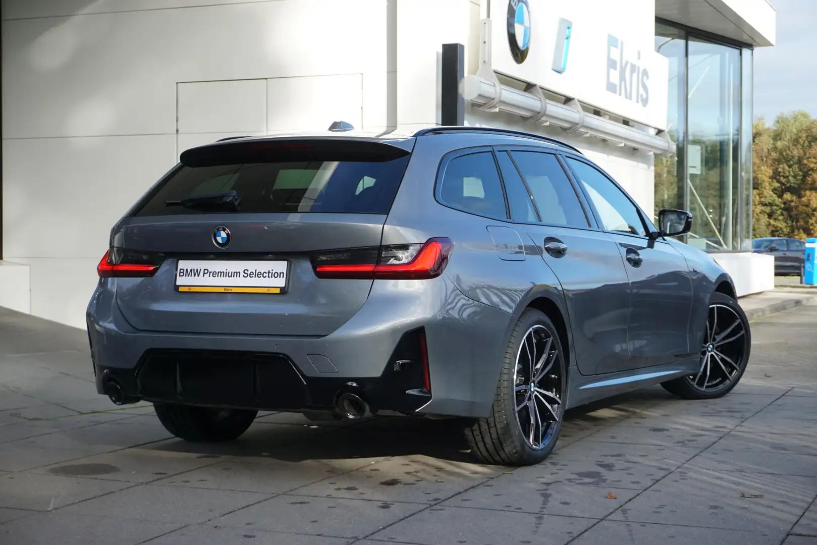 BMW 330 3 Serie Touring 330e High Executive | M Sportpakke Grigio - 2