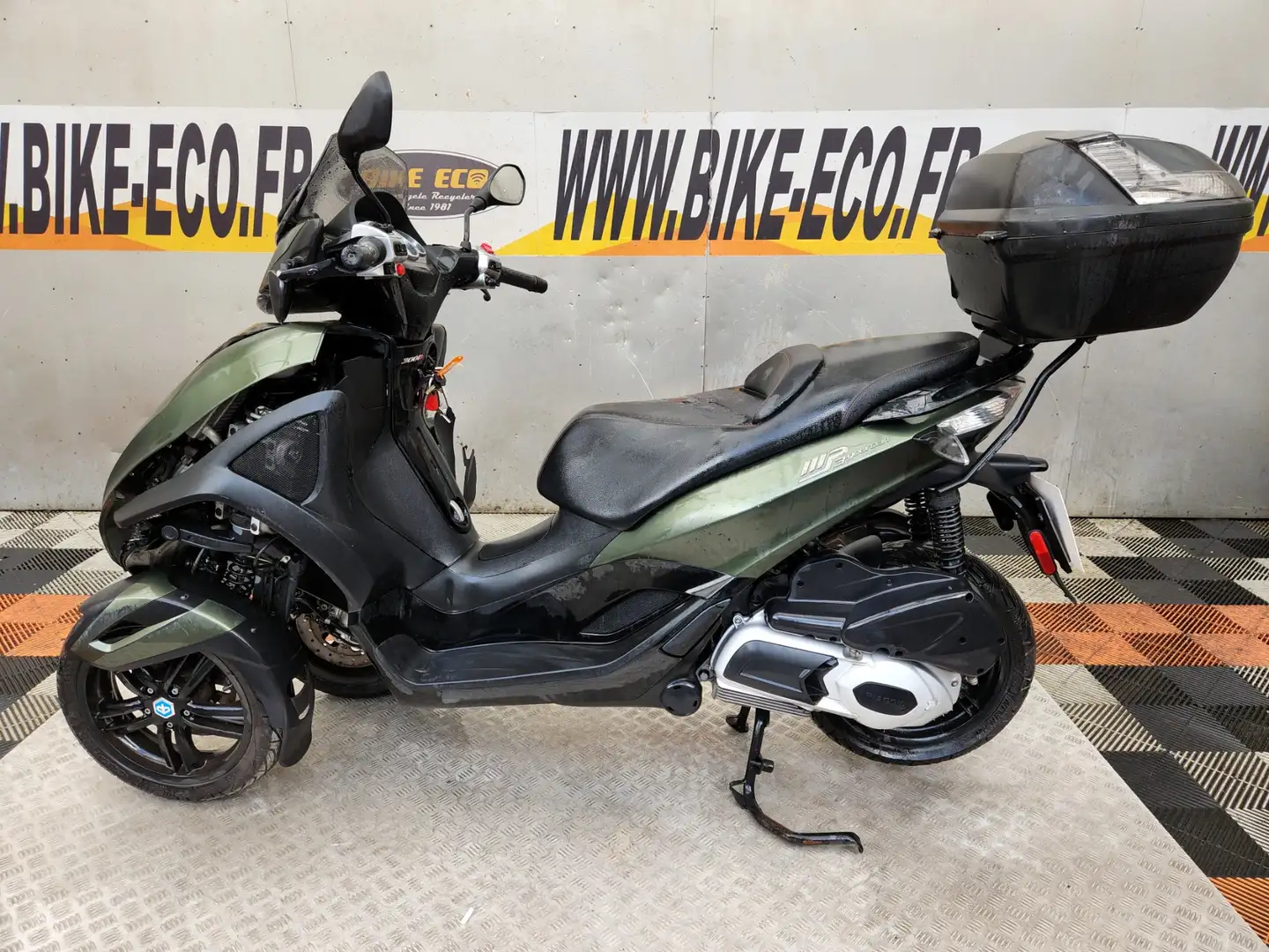 Piaggio MP3 300 Zelená - 2