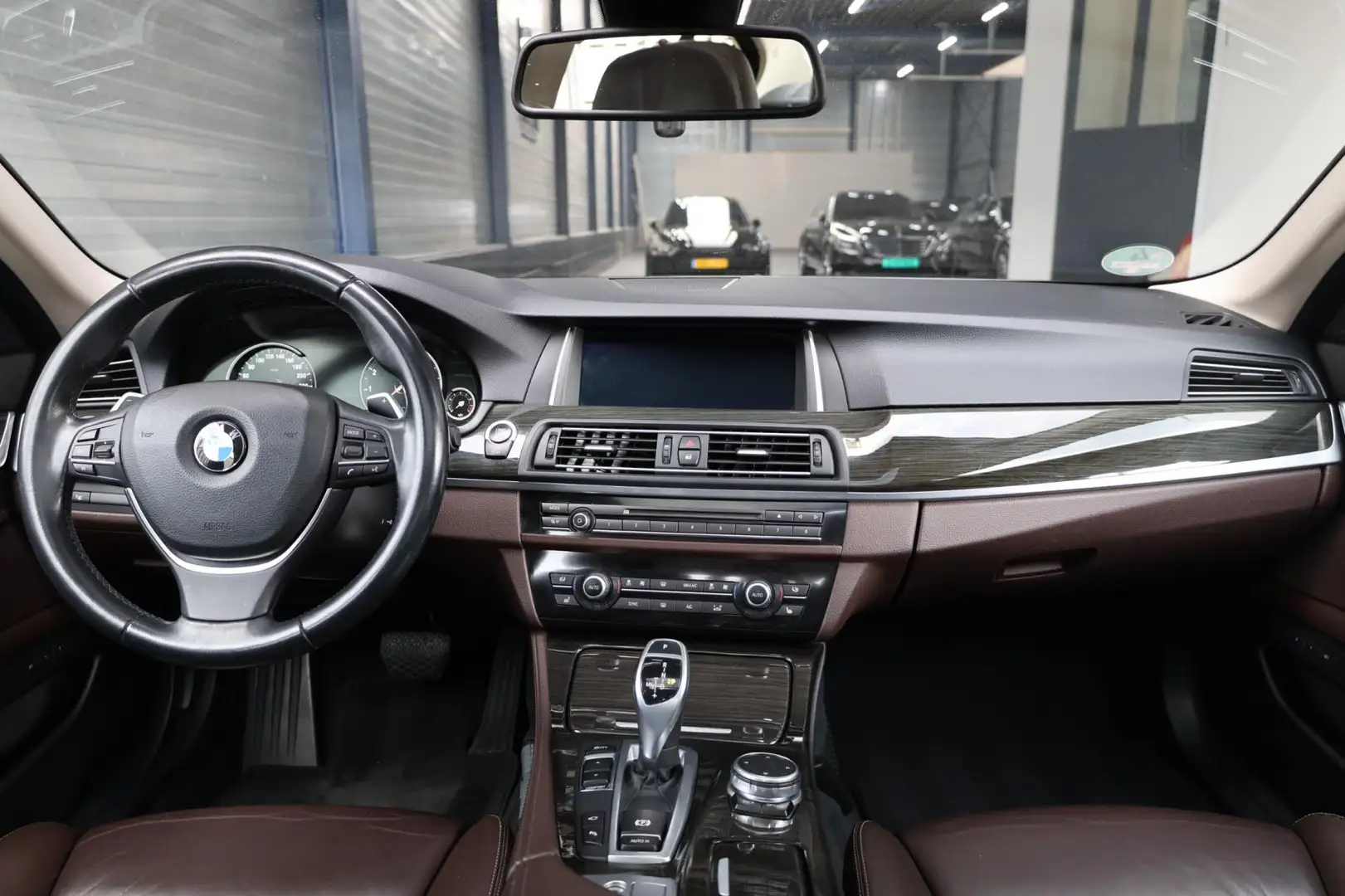 BMW 528 5-serie 528i High Executive FACELIFT/LCI/SCHUIFDAK Zwart - 2