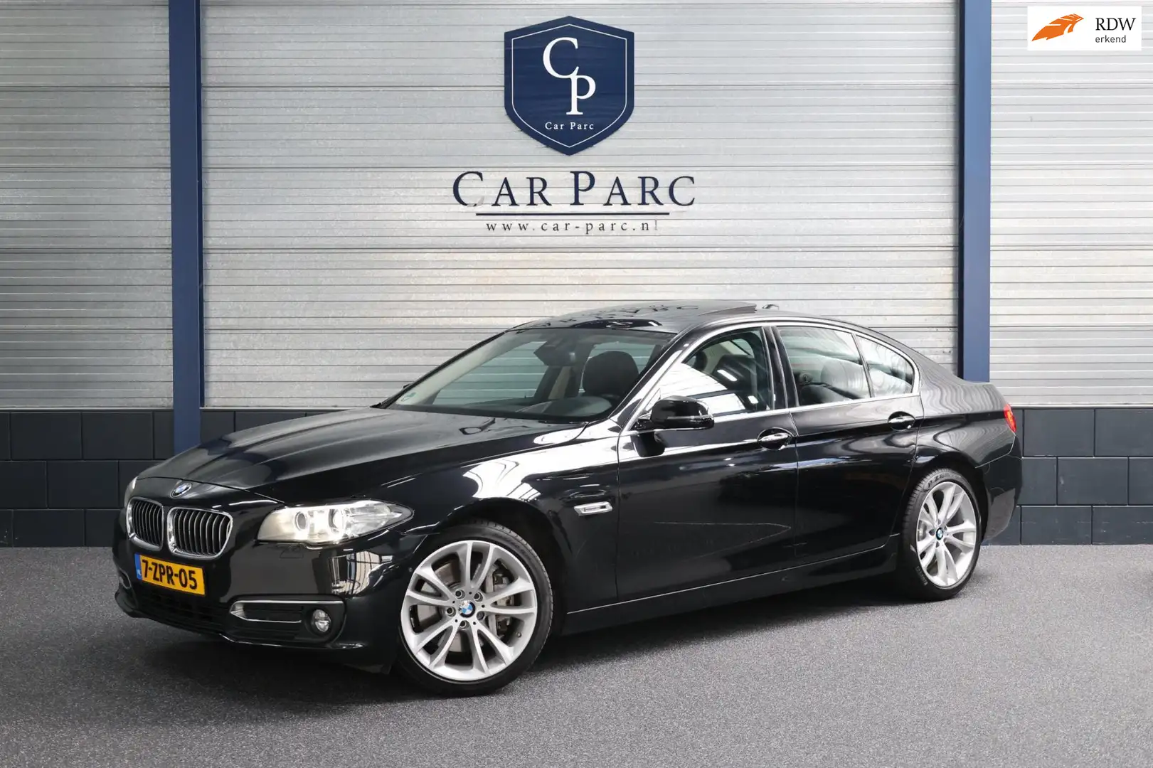 BMW 528 5-serie 528i High Executive FACELIFT/LCI/SCHUIFDAK Zwart - 1