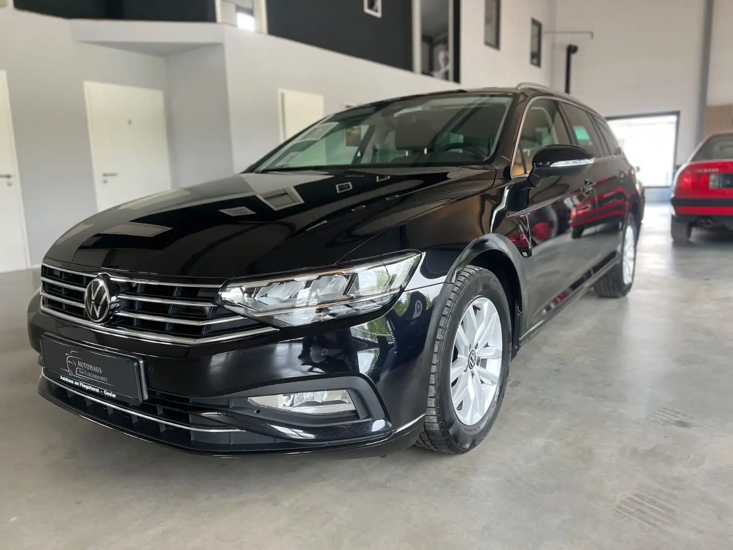 Volkswagen Passat Variant 2.0 TDI Business LED/ACC/4xSHZ Noir - 1