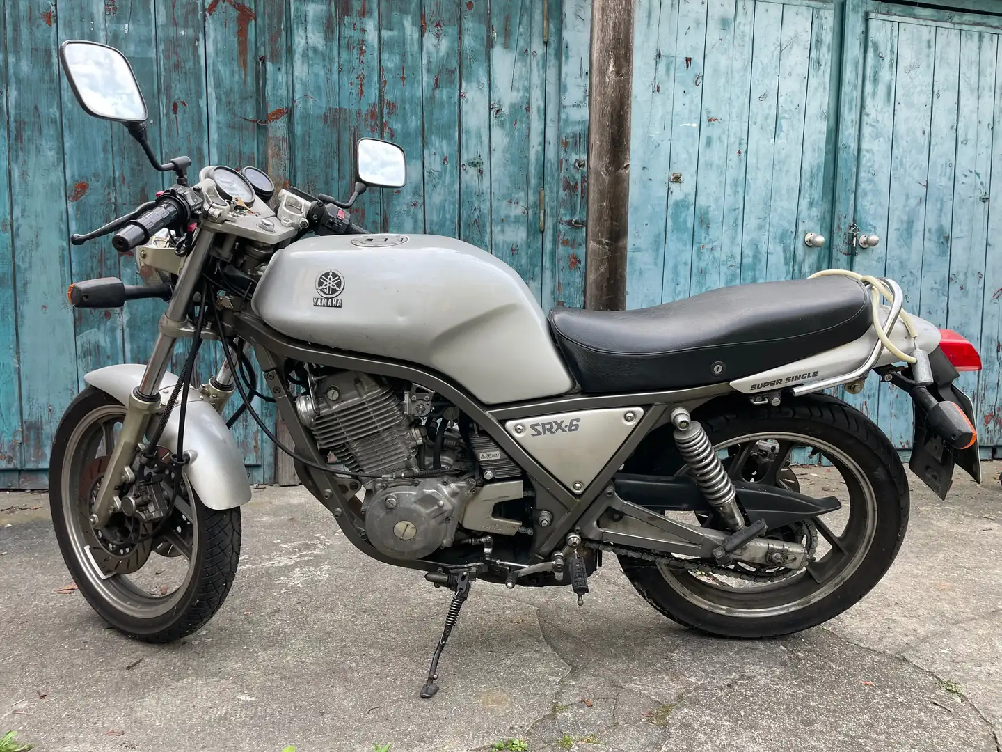 Yamaha SRX 6 Silber - 1