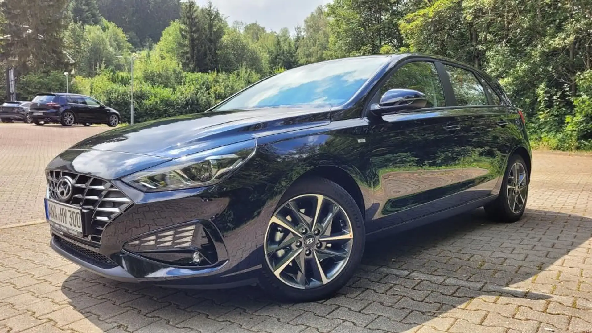 Hyundai i30 5-Türer 120PS Trend Navi+Komfortpaket+NSW Nero - 1