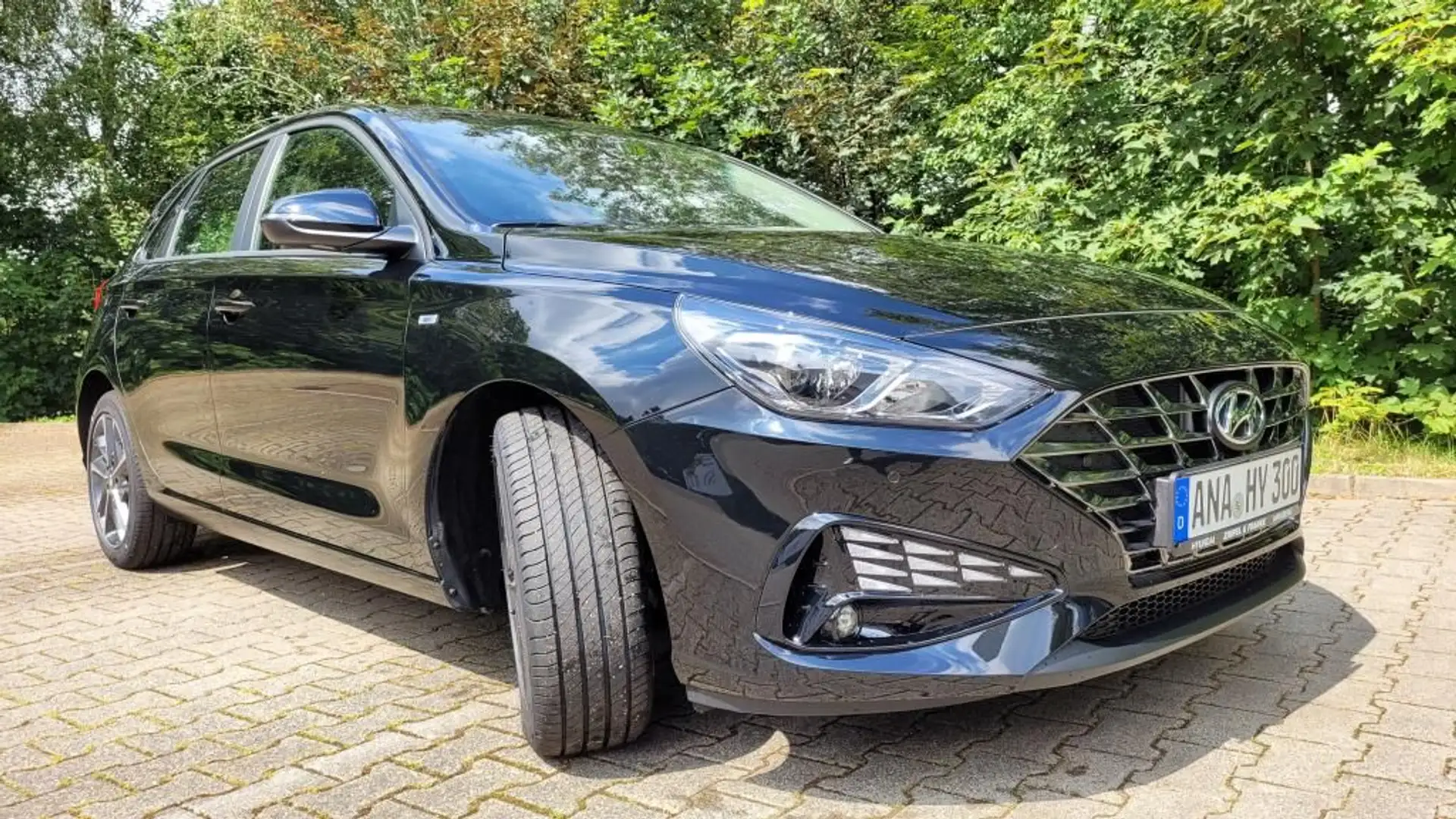 Hyundai i30 5-Türer 120PS Trend Navi+Komfortpaket+NSW Nero - 2