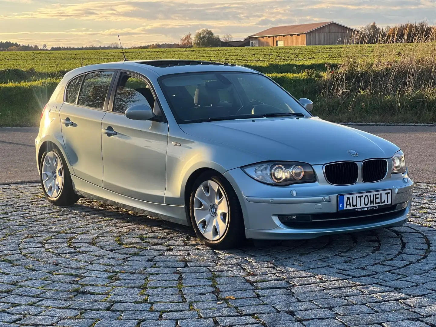 BMW 120 1 Limousine 120i Auto.Xenon Schibedach 4 Tür Zelená - 2