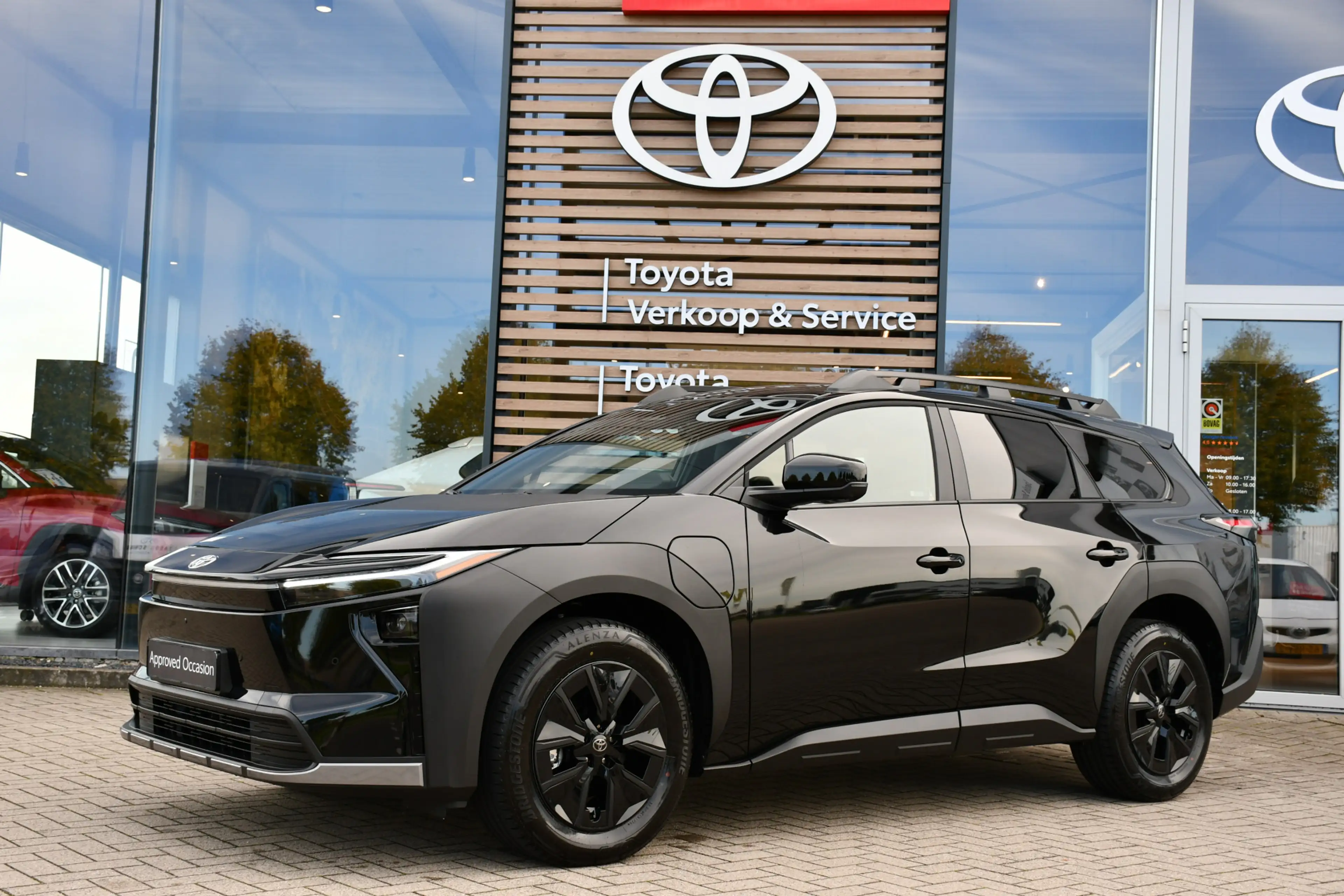 Toyota bZ4X Touring Dynamic 75 kWh 227pk | Alarm klasse 3 | Do