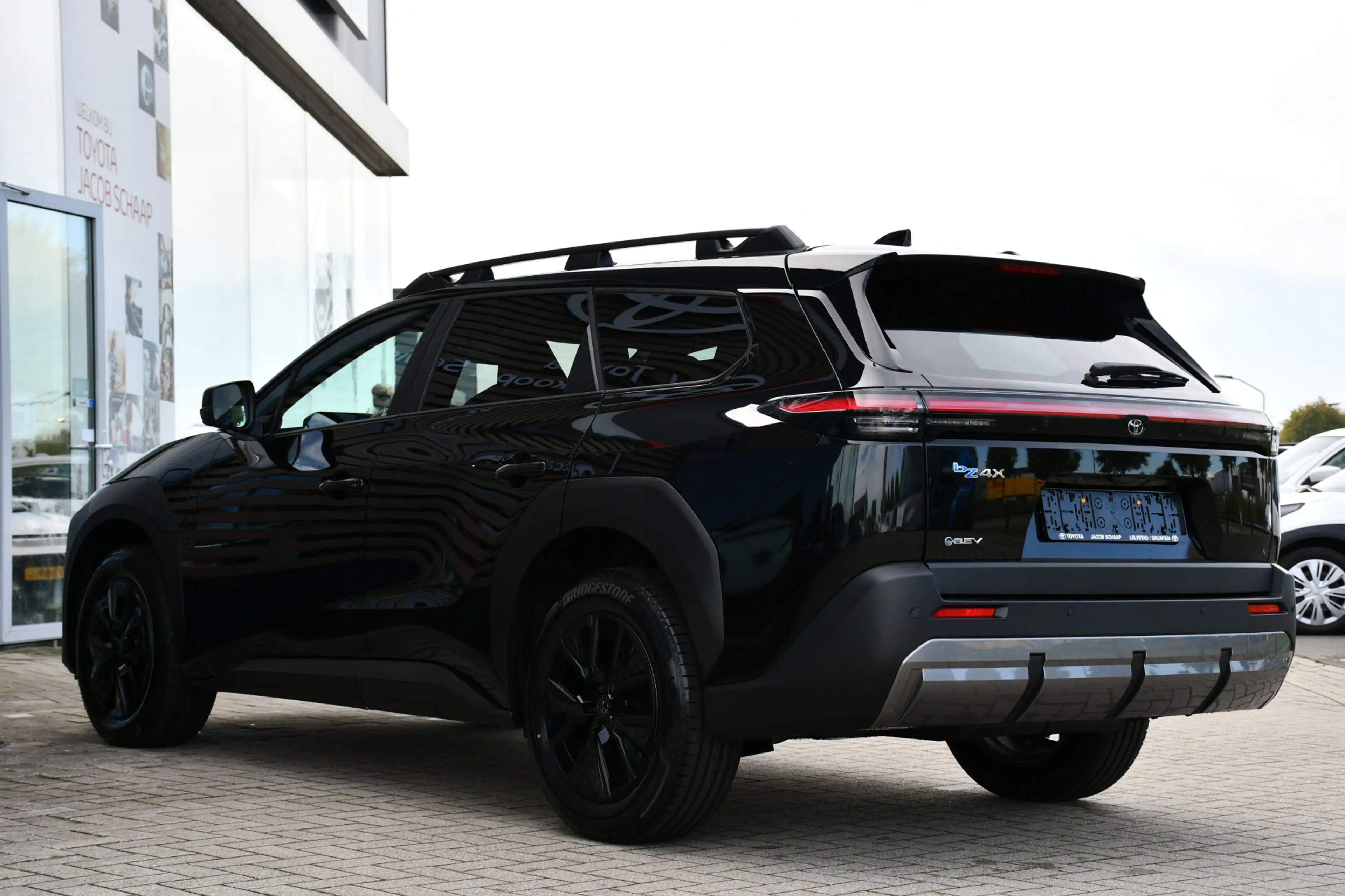 Toyota bZ4X Touring Dynamic 75 kWh 227pk | Alarm klasse 3 | Do — photo 9
