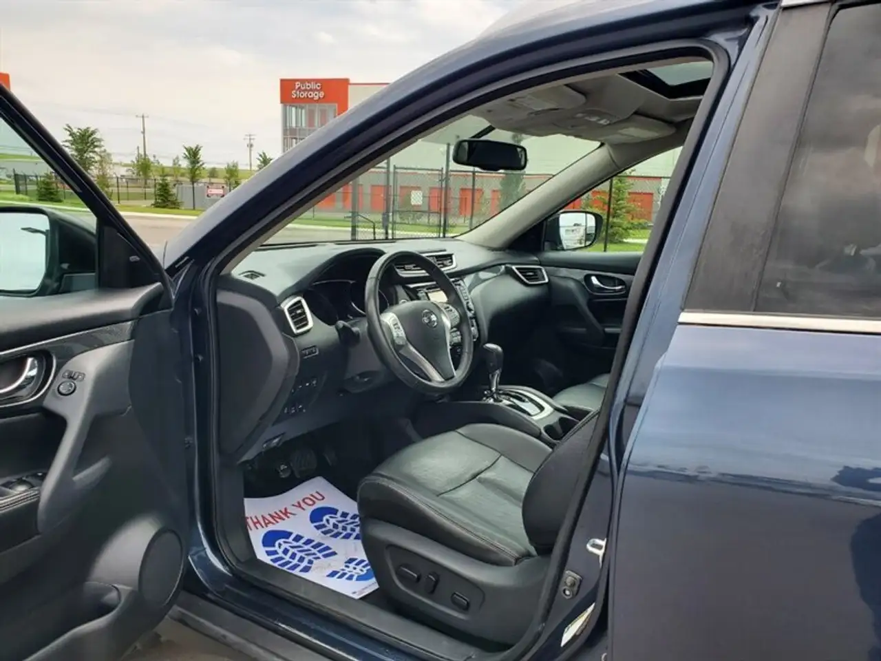 Nissan Rogue снимка Nissan Rogue
