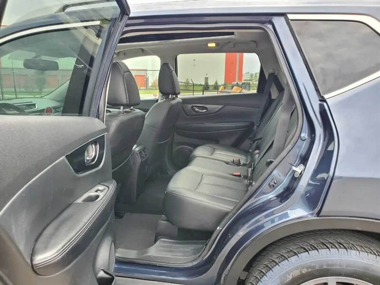 Nissan Rogue снимка Nissan Rogue