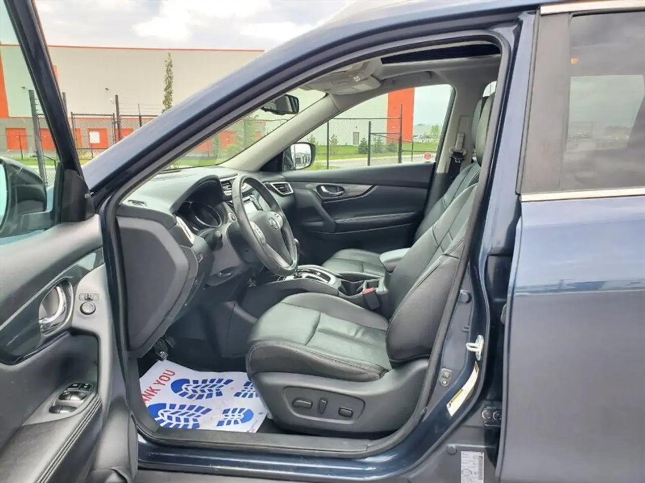 Nissan Rogue снимка Nissan Rogue