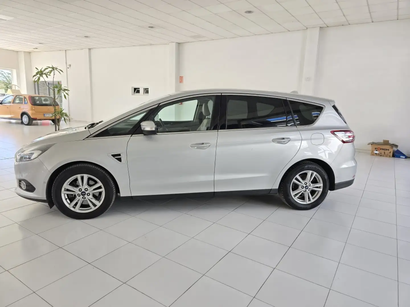Ford S-Max Vignale 2.0TDCi Powershift 150 Gris - 2