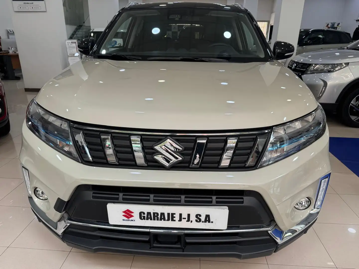 Suzuki Vitara 1.5 GLX Strong Hybrid Auto - 2
