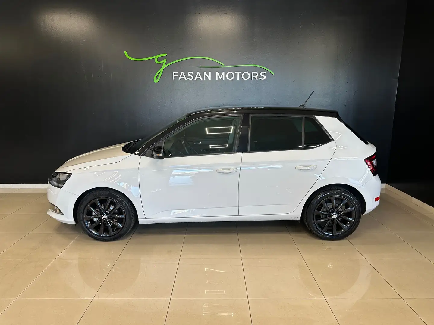 Skoda Fabia Fabia 1.0 mpi Twin Color Nero 60cv my19 Weiß - 2