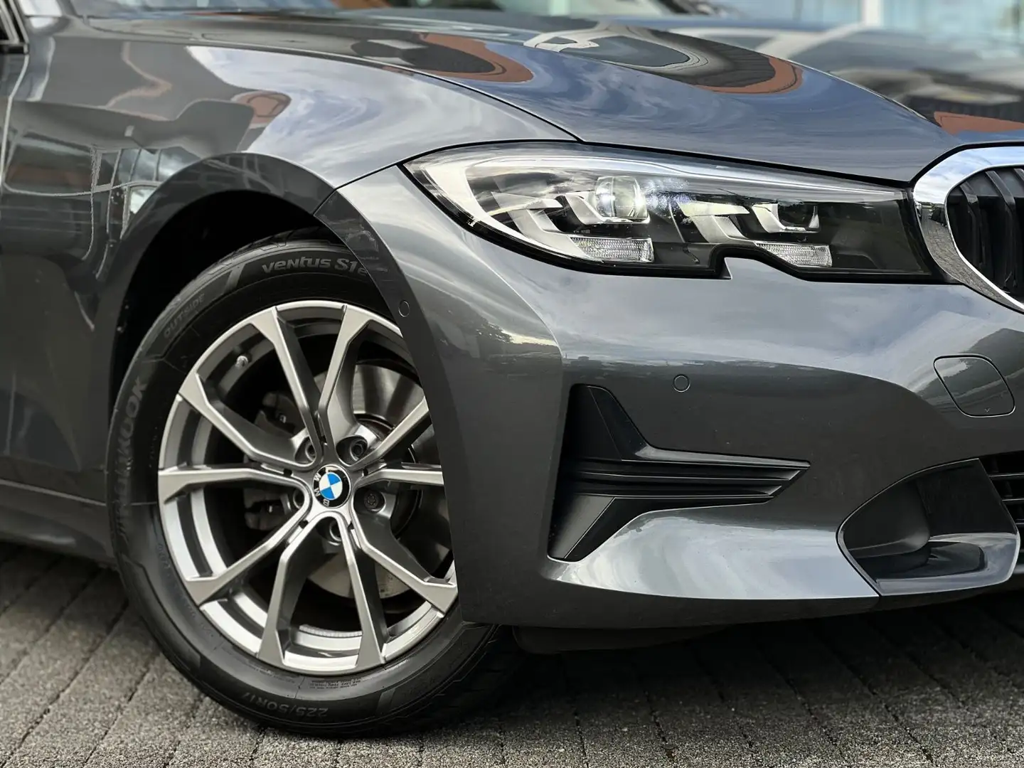 BMW 320 d SportLine LiveCockpit*Kamera*ACC*HiFi*LED Grau - 2