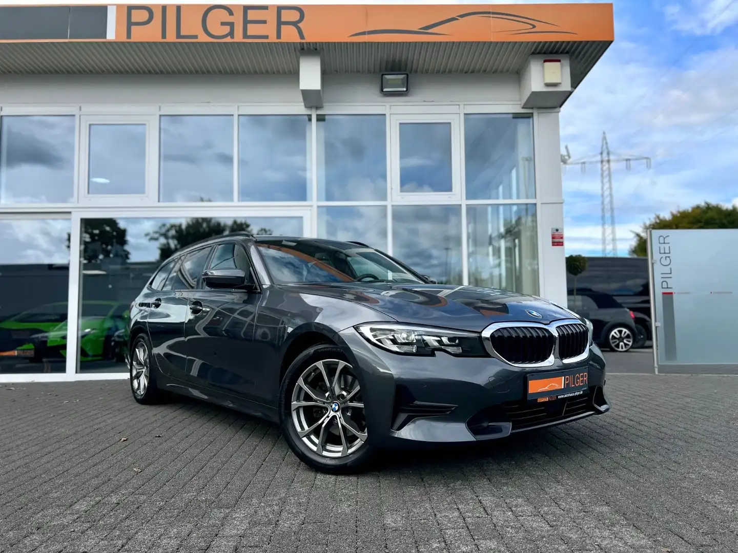 BMW 320 d SportLine LiveCockpit*Kamera*ACC*HiFi*LED Grau - 1