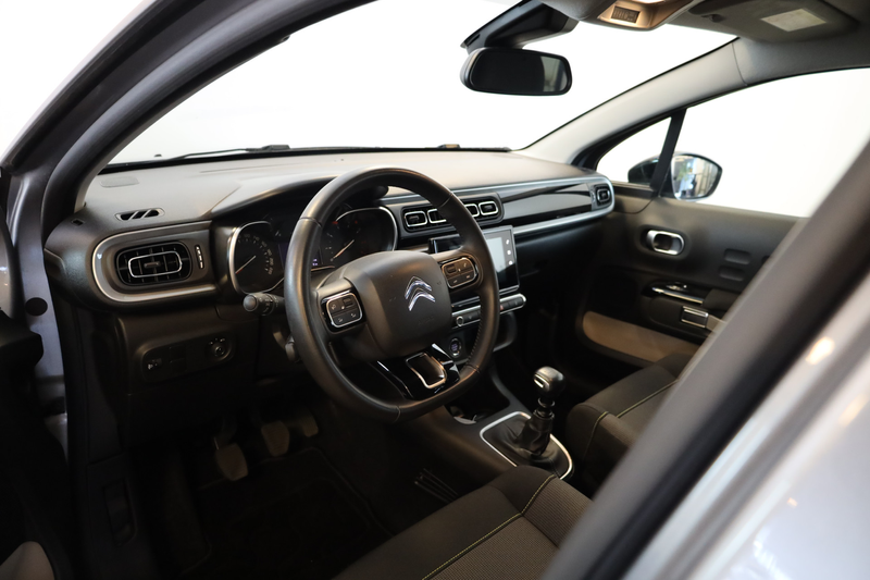 Citroen C3 PT 110 Shine 17" All season | Camera | Parkeer Sen — photo 11