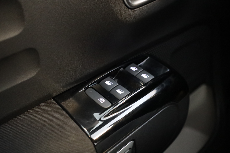 Citroen C3 PT 110 Shine 17" All season | Camera | Parkeer Sen — photo 21