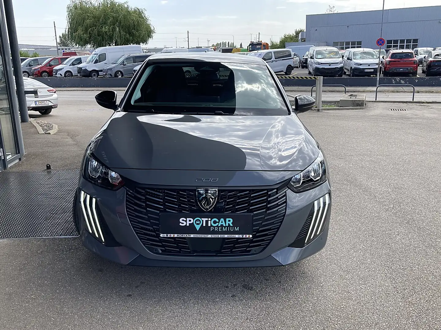 Peugeot 208 Hybrid 110 e-DCS6 Allure Grau - 2